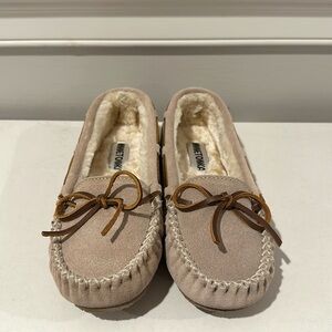 Minnetonka Cally Slippers